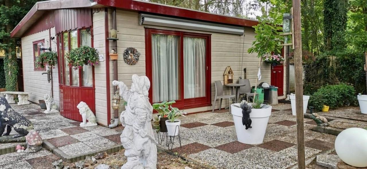 Retro Relax Resort Midden In Het Bos Op De Veluwe In Putten Ngoại thất bức ảnh