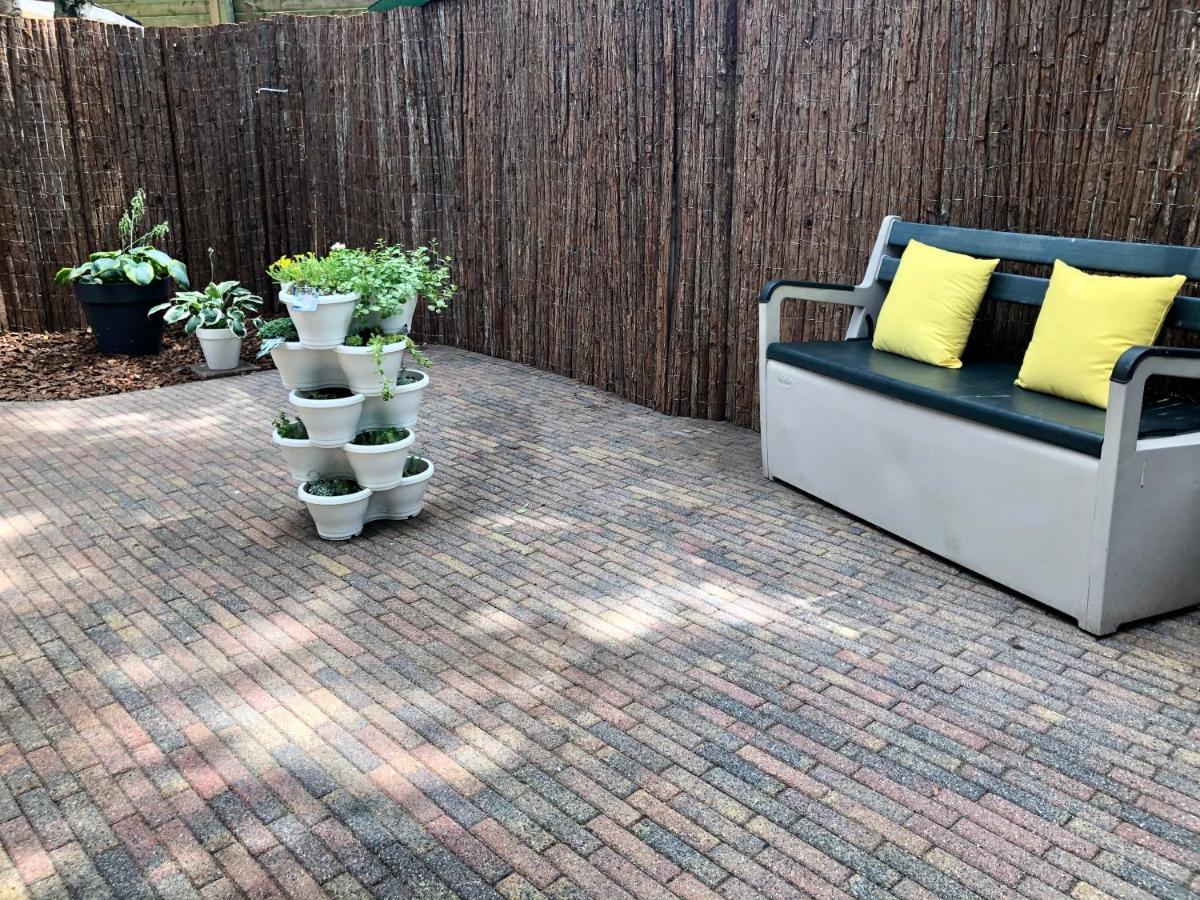 Retro Relax Resort Midden In Het Bos Op De Veluwe In Putten Ngoại thất bức ảnh