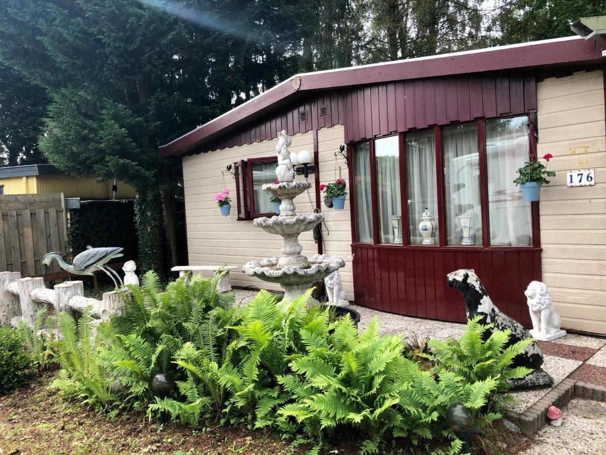 Retro Relax Resort Midden In Het Bos Op De Veluwe In Putten Ngoại thất bức ảnh